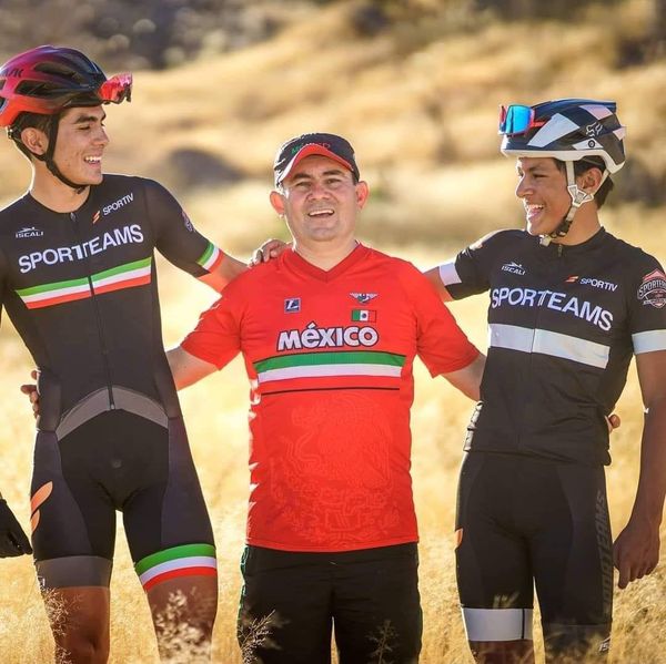 ENTRENADOR AGUASCALENTENSE DE CICLISMO DE MONTAÑA BUSCA SU LUGAR EN LOS JUEGOS OLÍMPICOS 2024